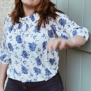 Boutique top can be worn off the shoulders or regular!